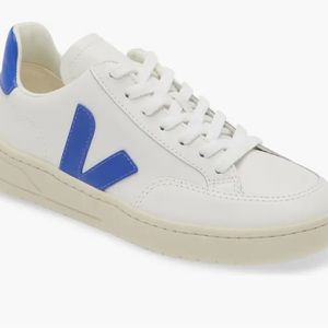 Women’s Veja V-12 Sneakers Size 38
